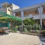 Cosey For 2 Free Private Parking
