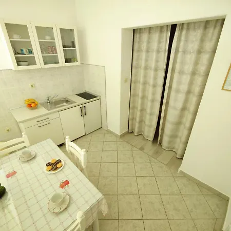 Cosey Studio For 2 Free Private Parking Appartamento Makarska