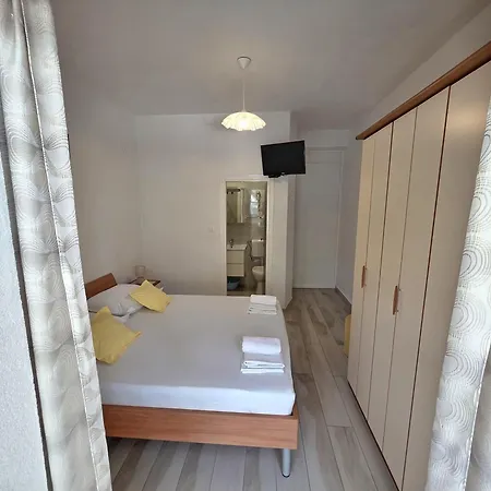 Cosey For 2 Free Private Parking