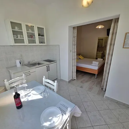 Cosey For 2 Free Private Parking Apartman